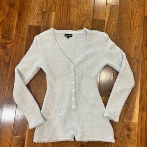 Pretty little thing V-Neck Button-Front Women’s romper - Light blue/gray